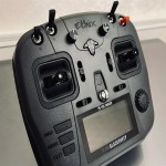 Blacks heep TBS MAMBO Ethix 2.4G Sender Fernbedienung mit niedrigerer Latenz und einziehbarem Ständer für RC Drone DIY